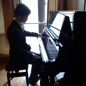 美女被人草人视频在线看
