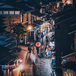 美女被人草人视频在线看
